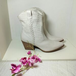 DV by Dolce Vita Cream Heeled Boots